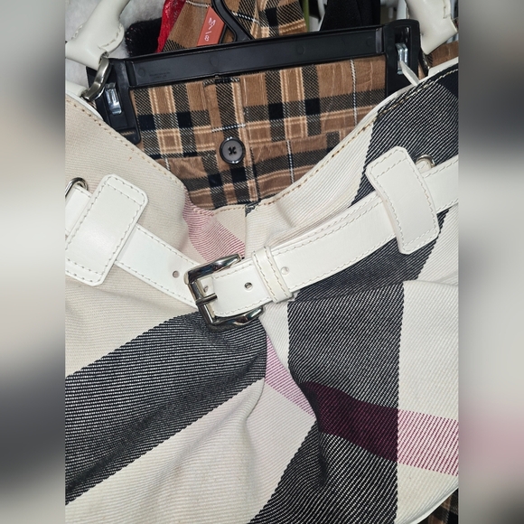 ❄️❄️❄️❄️ NEED GONE LIKE NEW Burberry Bag  MegA Check Nova Leather Buckle Hobo - Picture 4 of 16